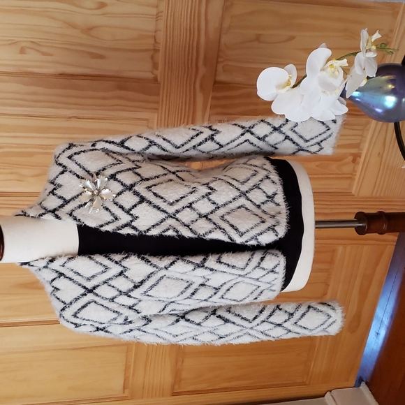 Avec Les Filles Black & White Eyelash Cardigan Size M - Picture 2 of 10